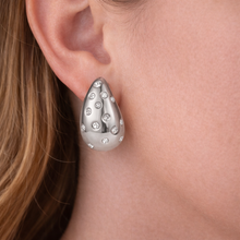 Brincos Gota Prateados em Aço Inoxidável com Zircônias Romanely