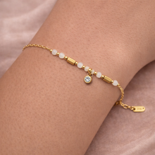 Pulseira Dourada Delicada Branca com Zircónia em Aço Inoxidável Romanely