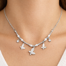 Colar Prateado com Pingentes de Borboleta e Contas em Aço Inoxidável Romanely