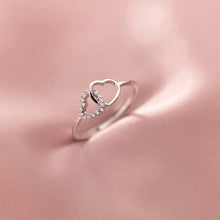 Anel Coração Entrelaçado Ajustável em Prata 925 com Zircónias Romanely