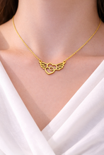 Colar Dourado Coração com Asas em Aço Inoxidável Romanely