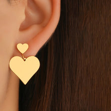 Brincos Coração Duplo Dourados em Aço Inoxidável