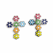 Brincos Prateados Cruz de Flores em Aço Inoxidável Romanely