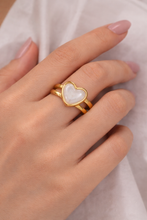 Anel Ajustável Dourado Coração Branco em Aço Inoxidável Romanely