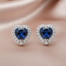 Brincos de Prata S925 Coração com Zircônias Azuis e Brancas Cravejadas Romanely