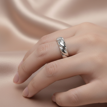 Anel Ajustável Prateado Twist em Aço Inoxidável Romanely