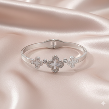 Bracelet Prateada com Trevo Branco com Zircónias em Aço Inoxidável Romanely