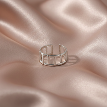 Anel Ajustável Prateado Geométrico em Aço Inoxidável Romanely