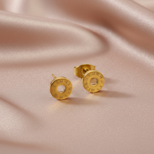 Brincos Dourados Círculo Romano em Aço Inoxidável Romanely