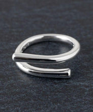 Anel Paralelo Prateado S925