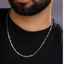 Colar Prateado de Elos Retangulares em Aço Inoxidável Romanely