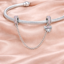 Pingente Encanto Corrente de Segurança Lacinho com Zircónias Rosas S925 Charm Romanely